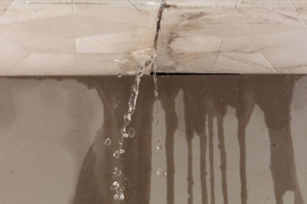 Professional Flood Damage Cleanup technician working in Dickson, OK